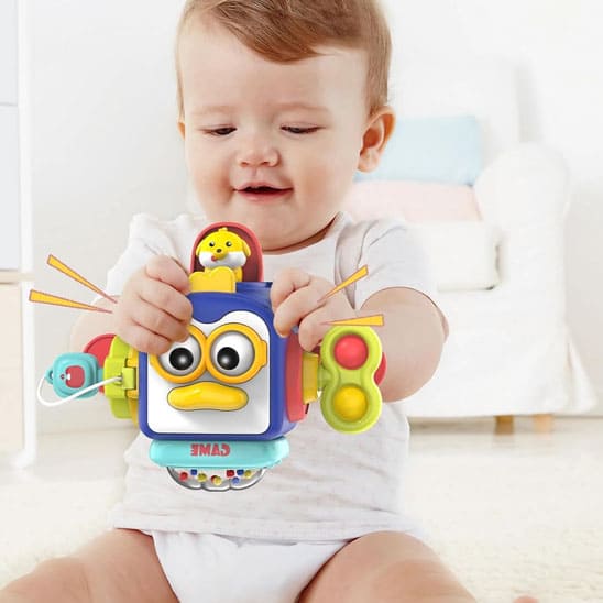 jouet-pour-bebe-bleu-prehension-acrrue