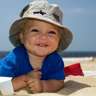 Les pieds dans le sable